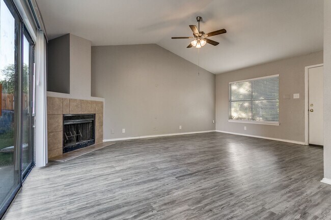 Photo - 4-BEDROOM ON CUL DE SAC IN SUNRISE House