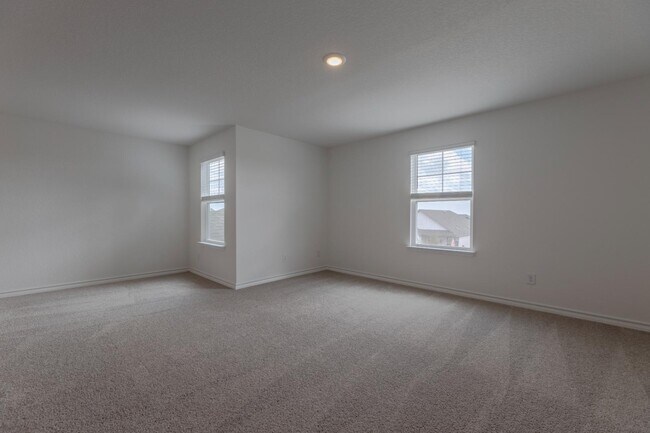 Foto del edificio - 121 Country Elm Ln