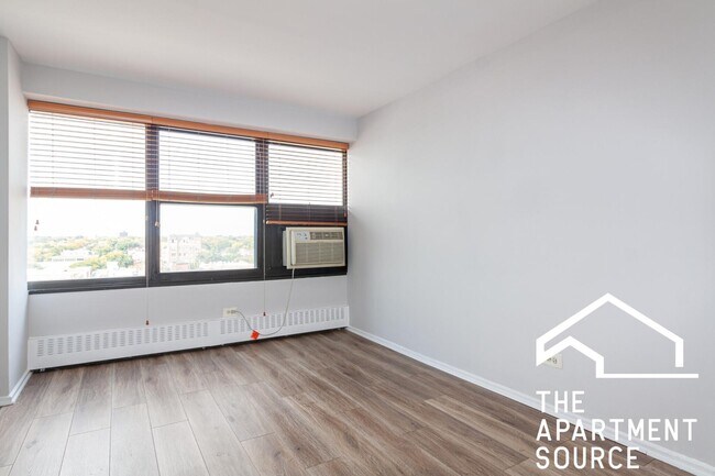 Foto del edificio - 6030 N Sheridan Rd