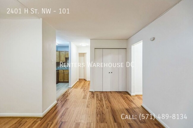 Building Photo - Stunning 2Bd/1Bth condo nestled in the hea...