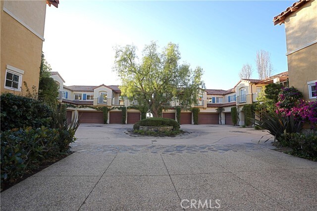 Building Photo - 16 Savona Ct