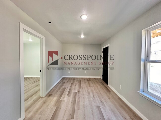 Foto del edificio - AVAILABLE! Stylish 1-bedroom, 1-bath town home!