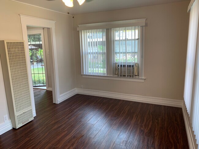 Foto del edificio - 8226 Painter Ave