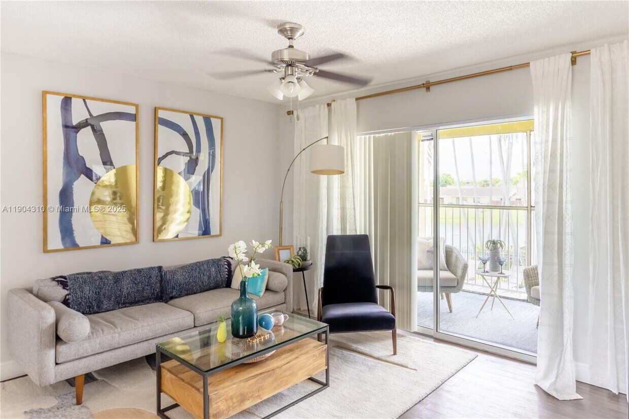 Foto principal - 17200 NW 64th Ave