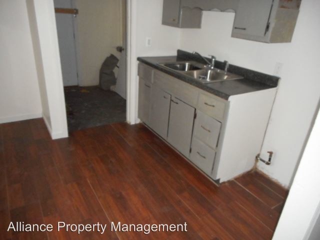 Building Photo - 2 br, 1 bath House - 1321 Sinclair