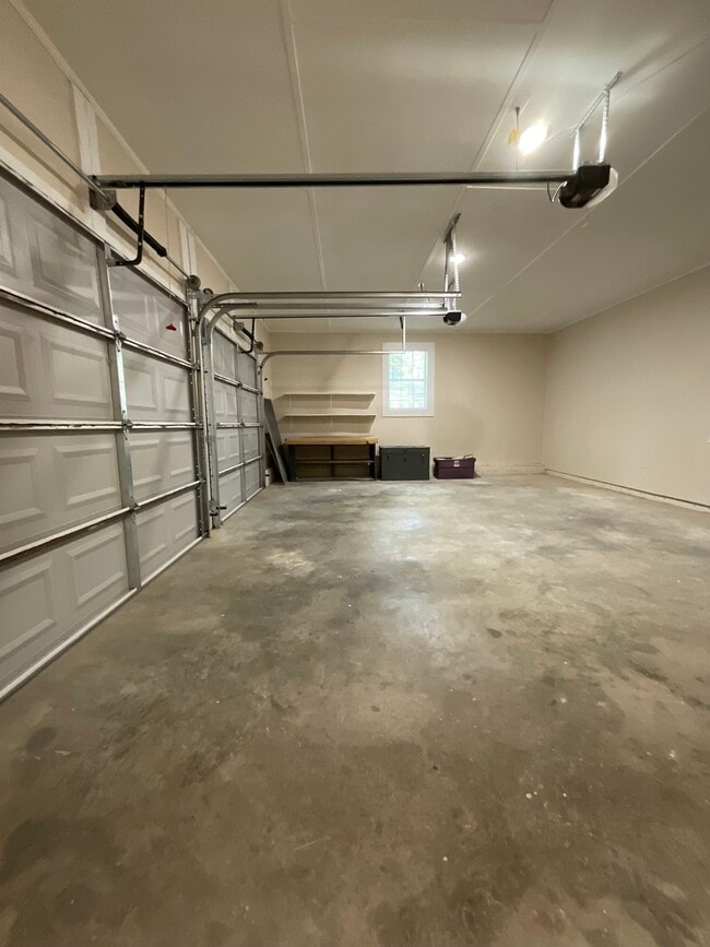 Building Photo - 1210 Dunwoody Dr