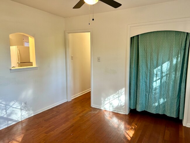 Building Photo - 2178 N Shiloh Dr