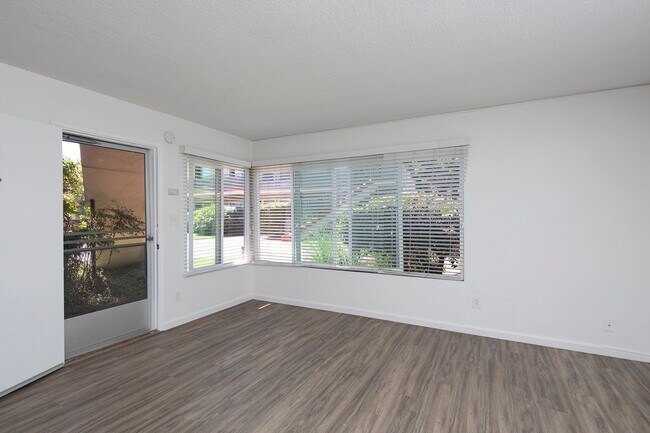 Foto del edificio - Beautifully Remodeled 2 BR in South Park