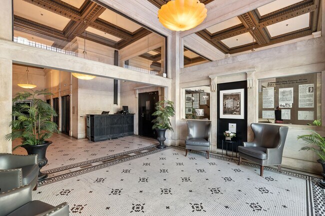 Foto del edificio - FULLY FURNISHED Higgins Loft Steps away fr...