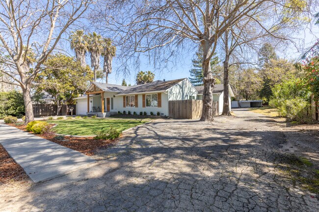 Foto del edificio - 4124 Browns Valley Rd