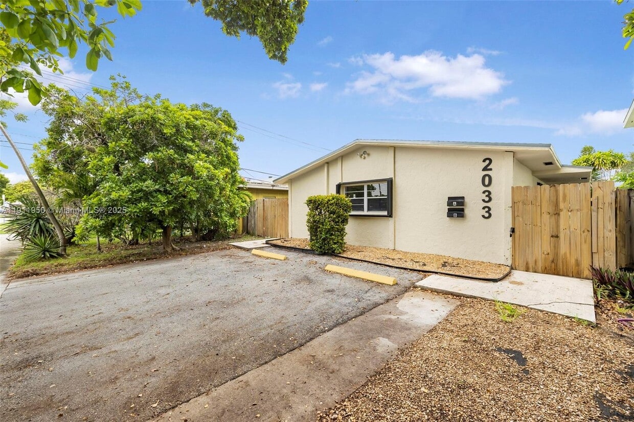 Foto principal - 2033 Dewey St