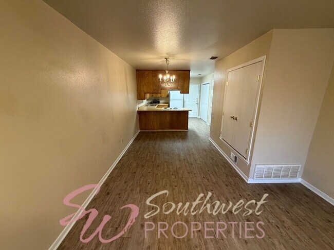 Foto del edificio - 3 bedroom 2 bath in an excellent neighborhood