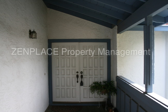 Building Photo - 2474 Hallmark Dr