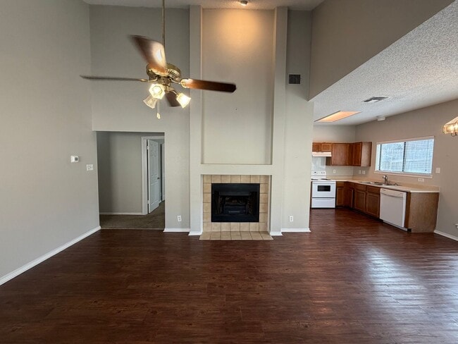 Building Photo - NICE 3 BR IN NEISD W/ WOOD VINYL COMPOSITION FLOORING*HIGH CEILINGS*FIREPLACE IN LIVING ROOM MAKE...