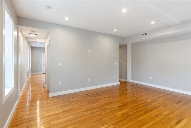 Building Photo - 151 Clark St