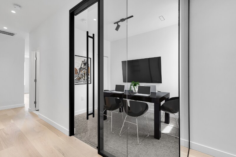 Foto principal - 709 D St SE