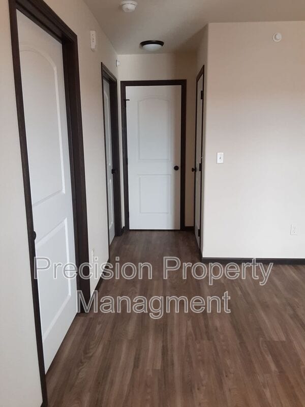 Foto del edificio - 581 225th St