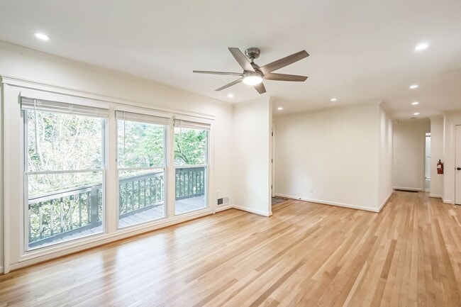 Building Photo - Charming 3BR House in Smyrna