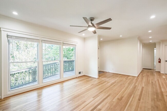 Foto del edificio - Charming 3BR House in Smyrna