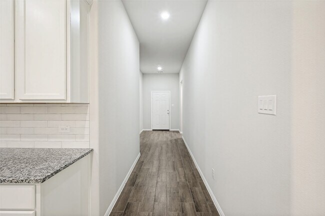 Building Photo - 14057 Kempt Dr