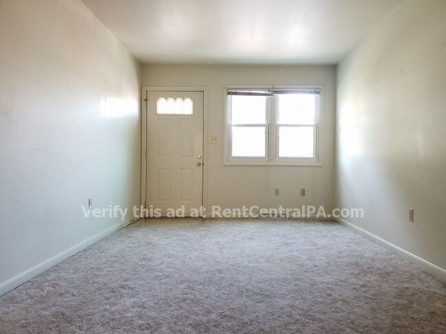Building Photo - 10 E Front St Apt J