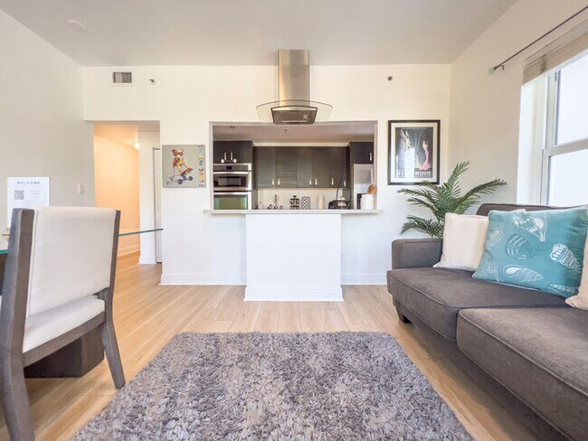 Building Photo - Meet Me On Ocean Dr - Cozy Stay Steps From...