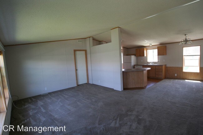 Building Photo - 303 Silver Maple Dr