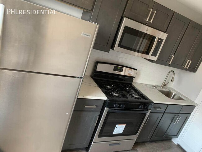 Foto del edificio - 6331 Carnation St