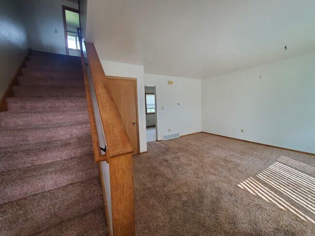 Building Photo - 1602 S 14th St