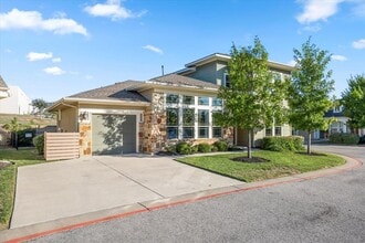 Building Photo - 710 Arrow Point Dr