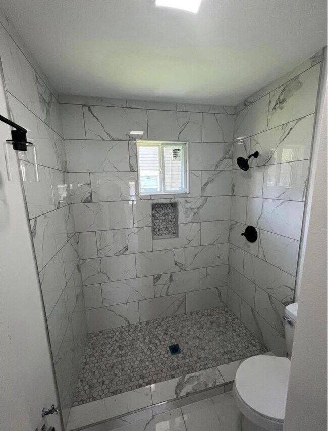 Foto del edificio - 2023 W Short 17th St