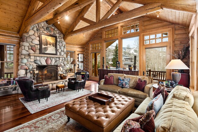 Building Photo - 121 Antler Ridge Ln