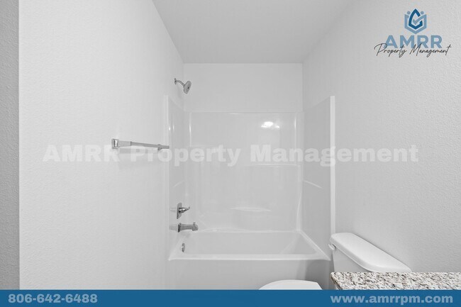 Foto del edificio - New Beginnings Start With AMRR: Cozy 3 Bedroom Available in August!