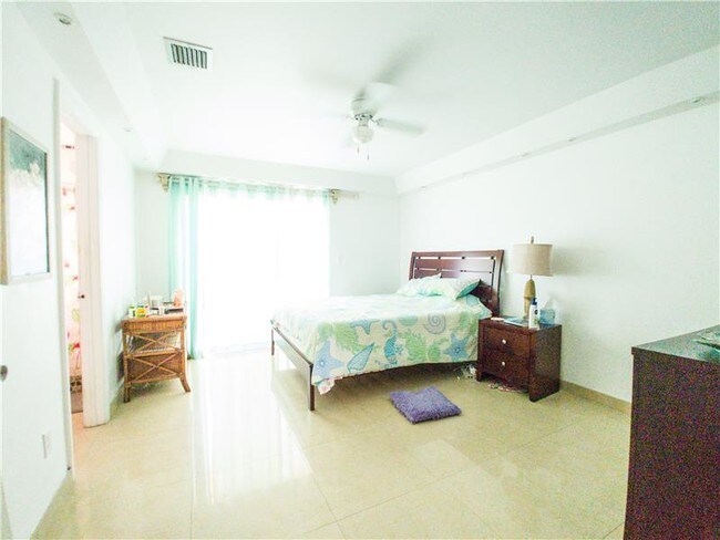 Foto del edificio - 201 Coppitt Rd