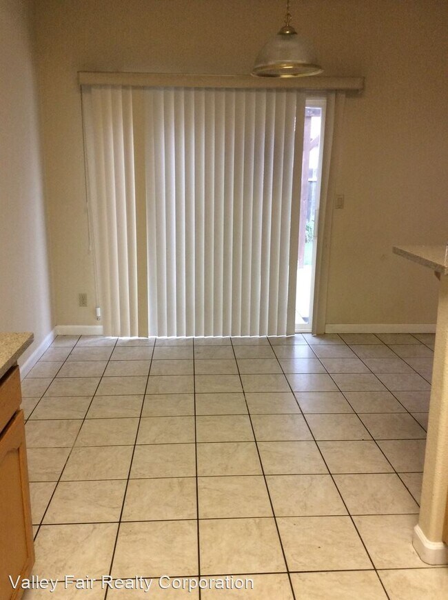 Building Photo - 920 Ida Way