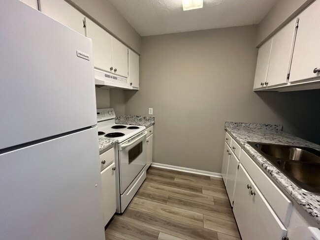 Foto del edificio - 301 E Second St