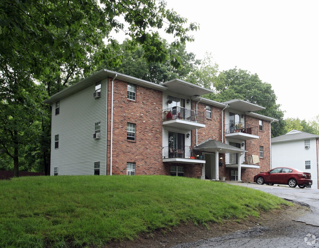 8 Perry St, North Grafton, MA 01536 Apartments in North Grafton, MA