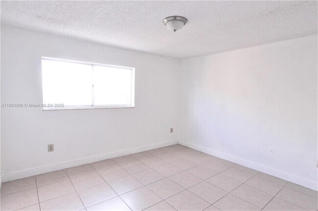 Foto del edificio - 2750 W 76th St