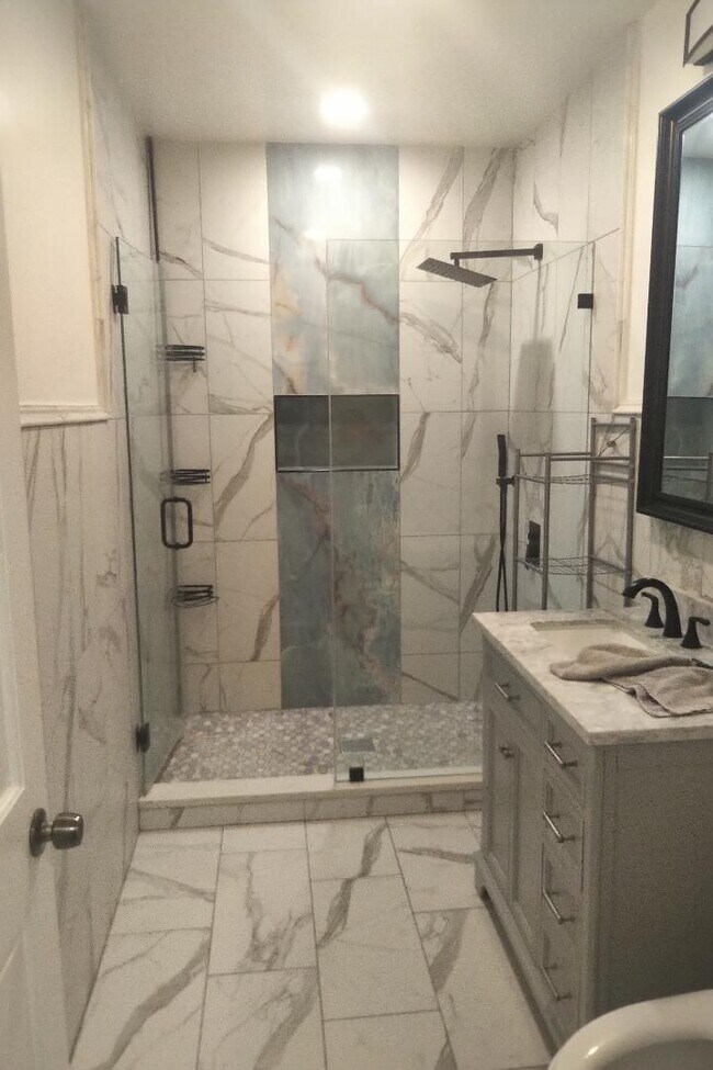 Bathroom - 6108 W Addison St