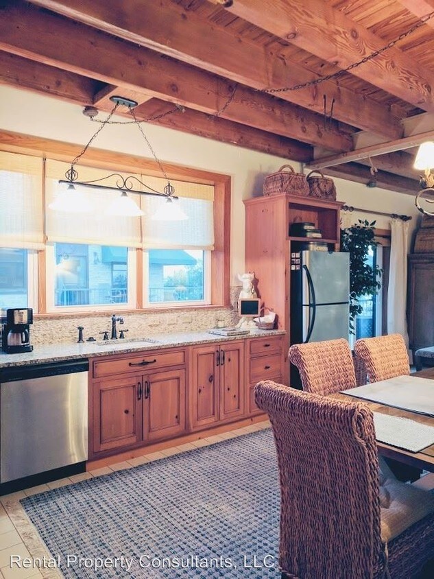 Primary Photo - 2 br, 3 bath House - 114 North Harbor Dr