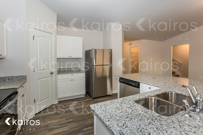 Building Photo - 1201 Silvertrace Dr