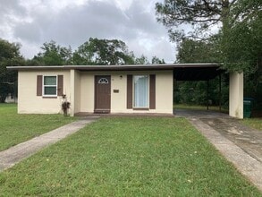 Building Photo - 943 N Village Dr