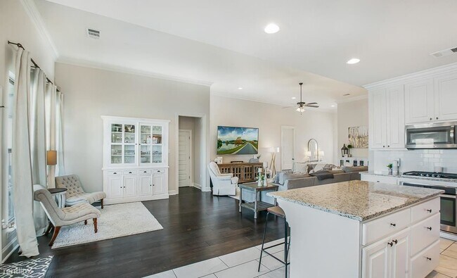 Building Photo - 1 br, 1 bath Condo - 14331 Coursey Cove Ave