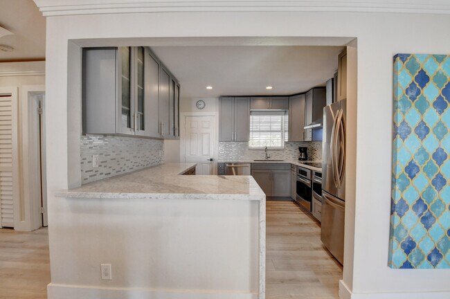 Foto del edificio - 400 NE 45th St