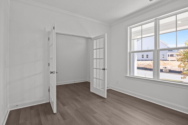 Foto del edificio - Brand-New 5BR/4BA in Knightdale’s Stoneriv...