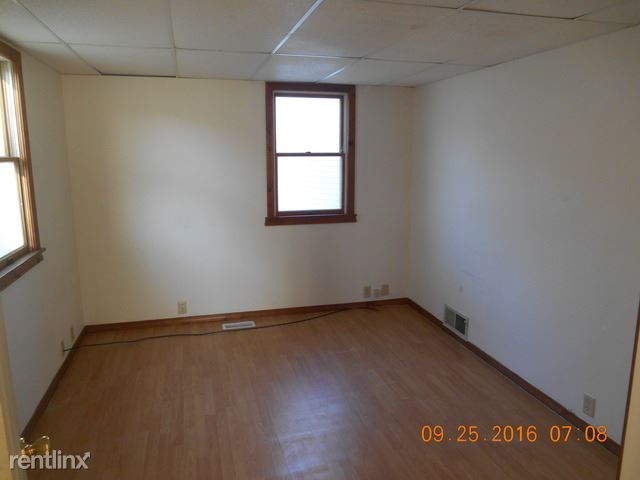 Building Photo - 109 S Jackson St