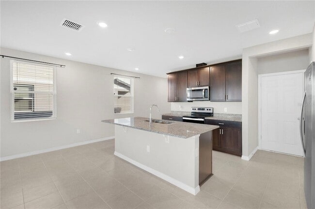 Building Photo - 773 Legacy Dr