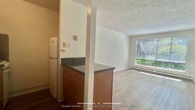 Foto del edificio - Sweet 2nd floor  studio condo at resort-like Watergate by the Bay in Emeryville!