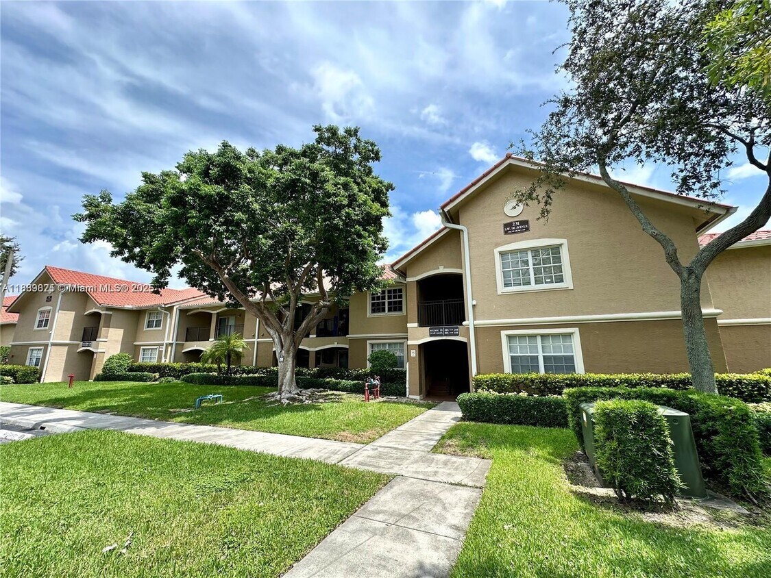 Foto principal - 231 SW 116th Ave