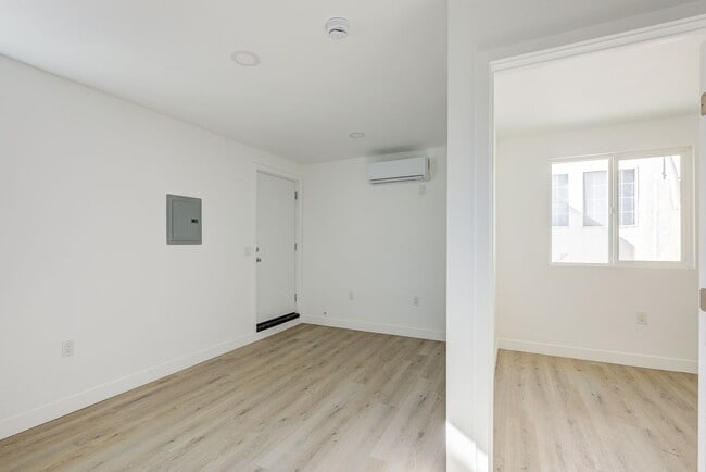 Foto del edificio - Berendo Street Apartments